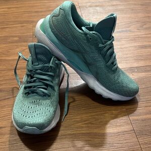 🦋Asics Women's Aqua Gel Nimbus 24 - size 9.5